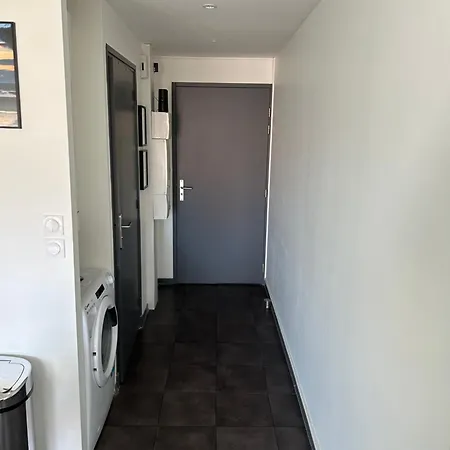 Le Channel Apartment *